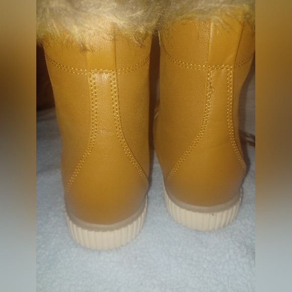 Journee Collection Comfort Foam boot Sz10 - Picture 5 of 8